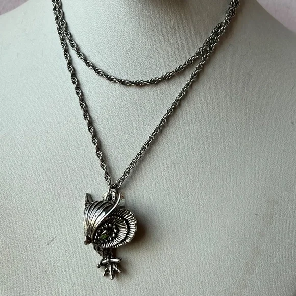 VINTAGE DAVID GRAU SPAIN GREEN CRYSTAL OWL NECKLACE PENDANT ROPE CHAIN HALLMARKD